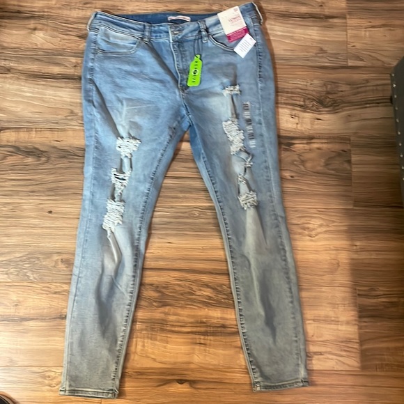 SO Denim - Junior’s SO low rise ultimate jegging size 17/33W